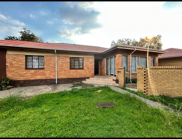 3 BEDROOM HOUSE FOR SALE IN DUNNOTTAR